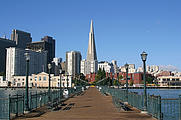 Pier mit Skyline Pier mit Skyline