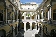 Hof des Palazzo Reale Hof des Palazzo Reale